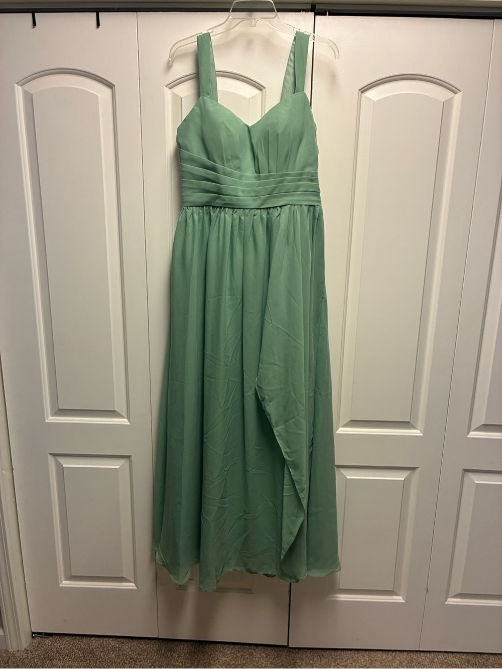 Ladies Mint Green Sleeveless Chiffon Dress